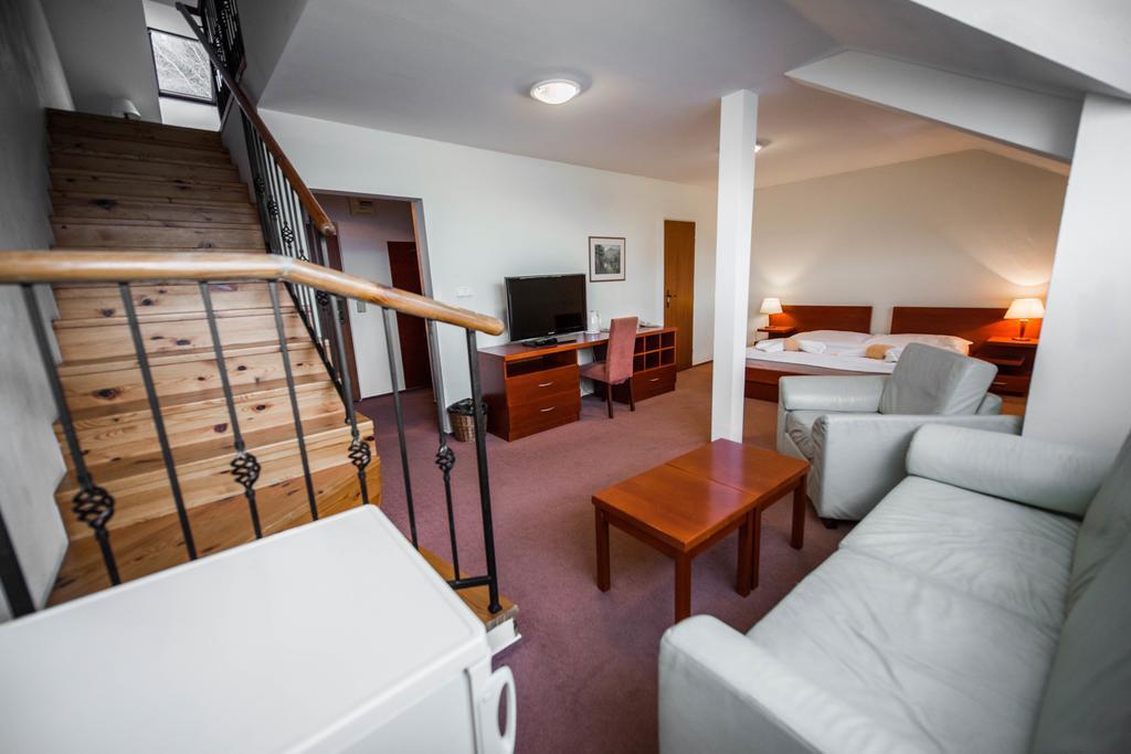 Plejsy Hotel Krompachy Luaran gambar