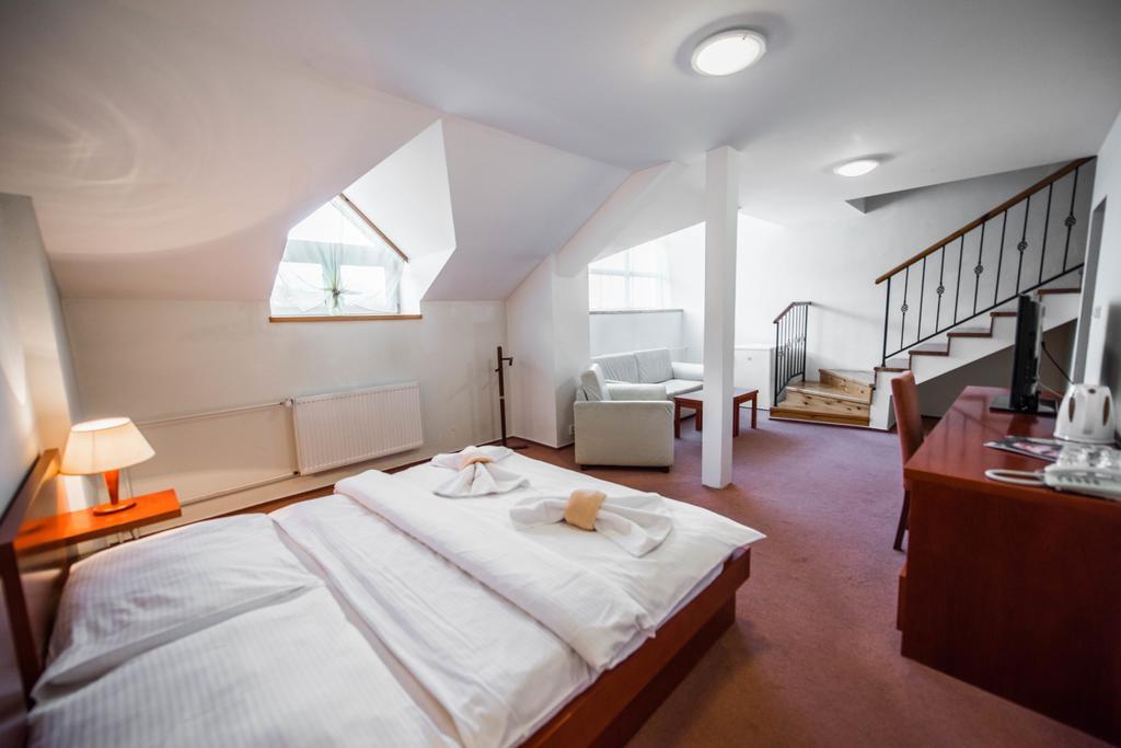 Plejsy Hotel Krompachy Luaran gambar